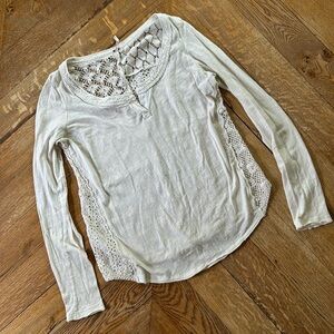 ✨SOLD✨Free People Long sleeve with Lace Back